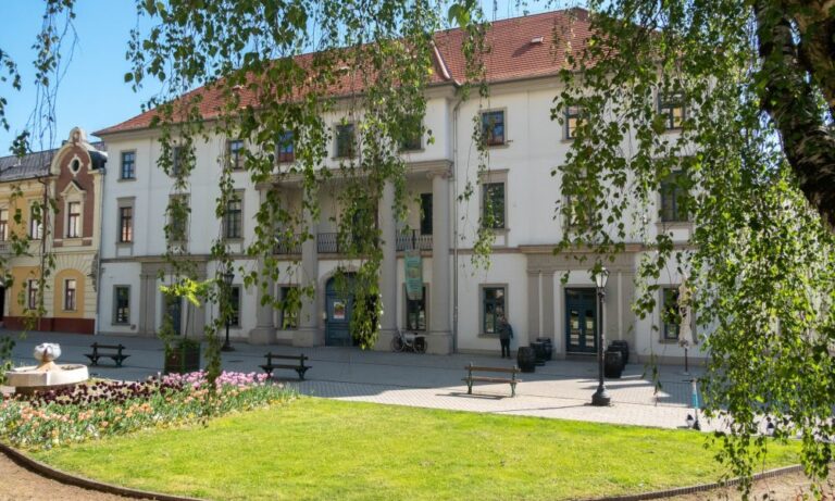 DIPLOMA 25: Újra fiatalokkal telt meg az egykori Ifi ház a politikai viták kereszttűzében – EgerHírek