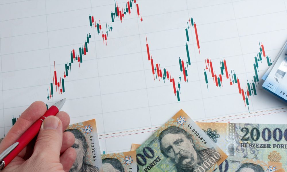 Forint szárnyal: az elmúlt másfél évben ilyen erős a magyar fizetőeszköz
