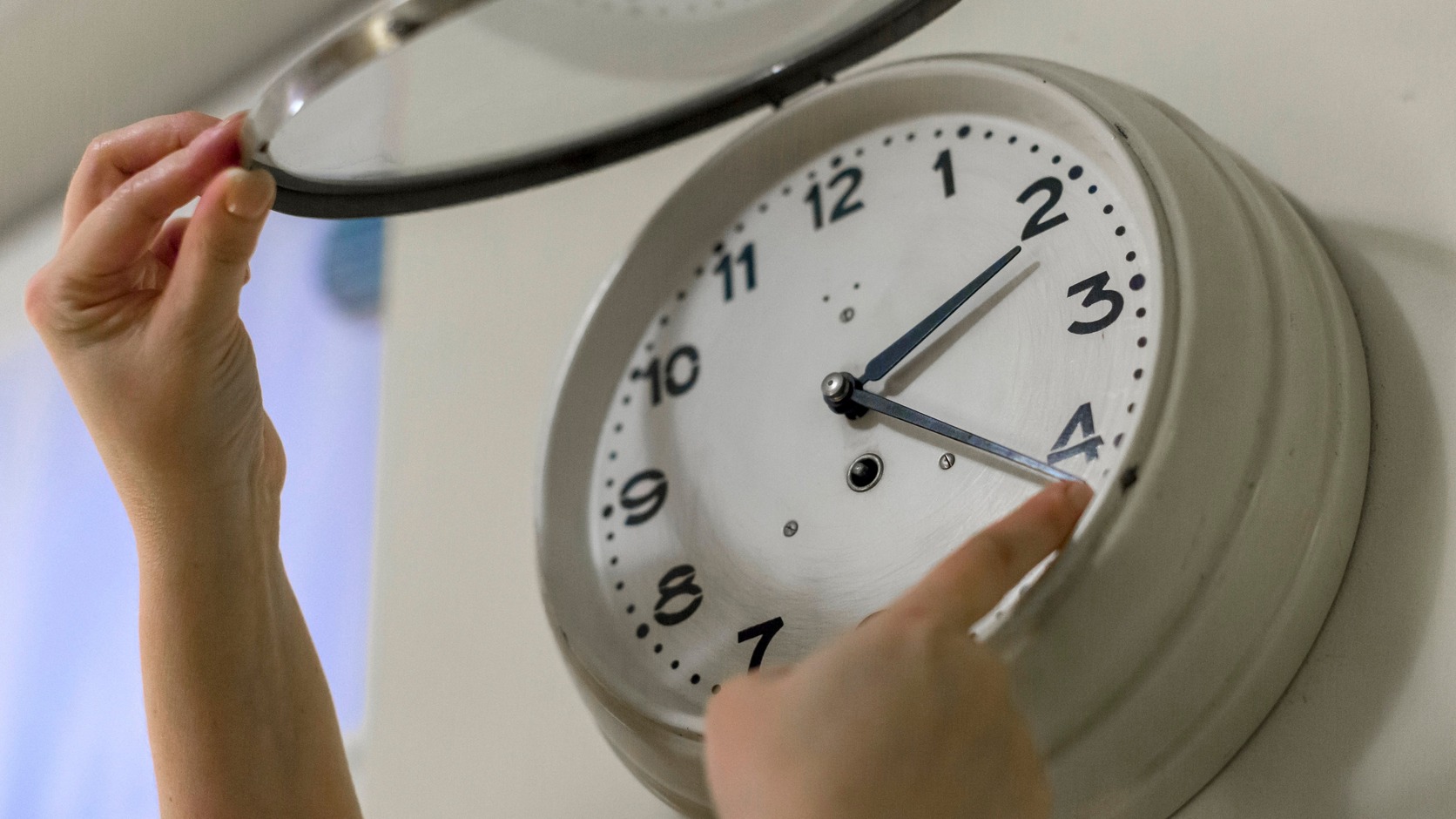 Előre vagy hátra tekerni? Így válaszd ki a megfelelő irányt – EgerHírek