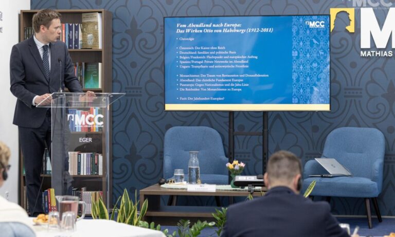 Egerben hallhattak előadást Habsburg Ottóról – EgerHírek