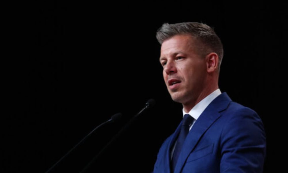 Péter Magyar kinevezte kormányának hét miniszterét