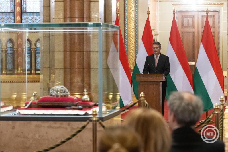A listán megválasztott országgyűlési képviselők átvették megbízólevelüket