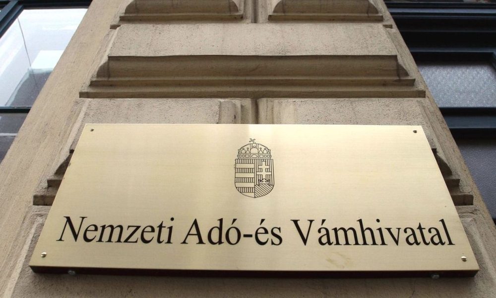 NAV meghosszabbított nyitvatartással készül az adóbevallás utolsó napjaira