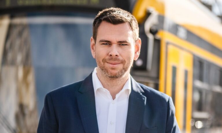 Vitézy Dávid: Több mint 340 ezren töltötték ki a közlekedésbiztonsági kérdőívet – még szerda éjfélig lehet kitölteni